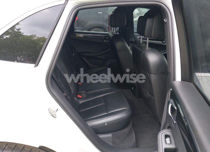 Photo 8 of 2015 Porsche Macan S (VIN WP1AB2A53FLB65406)