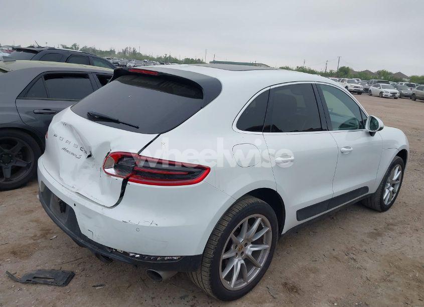 Photo 4 of 2015 Porsche Macan S (VIN WP1AB2A57FLB72326)
