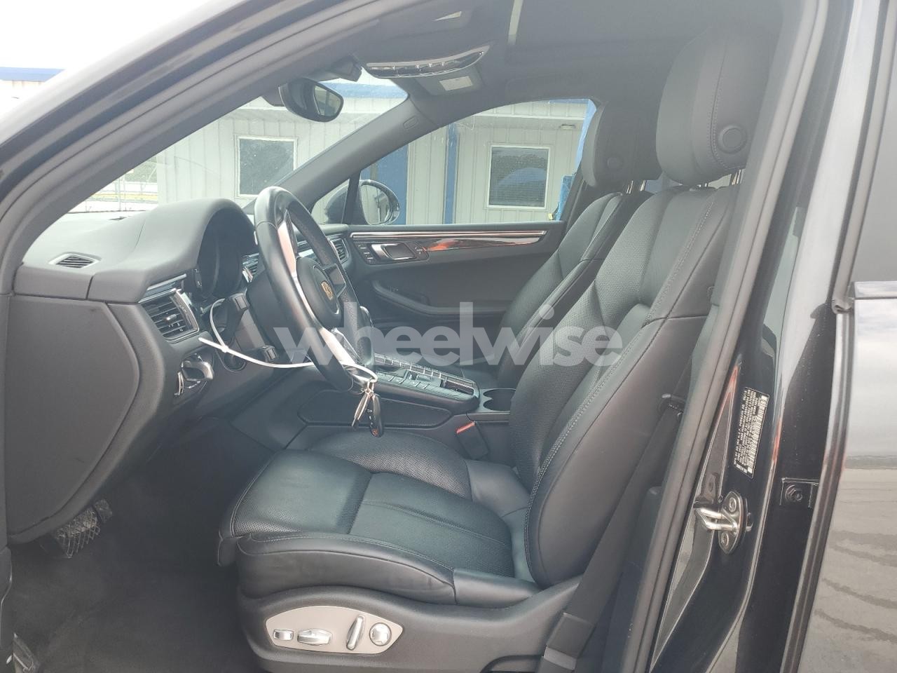 Photo 7 of 2018 PORSCHE MACAN S (VIN WP1AB2A57JLB38539)