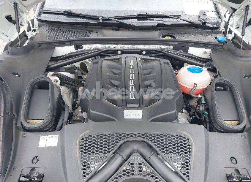 Photo 10 of 2015 Porsche Macan S (VIN WP1AB2A59FLB53101)