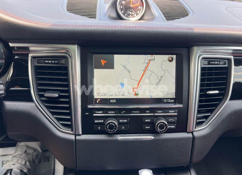 Photo 6 of 2016 Porsche Macan S (VIN WP1AB2A59GLB40365)