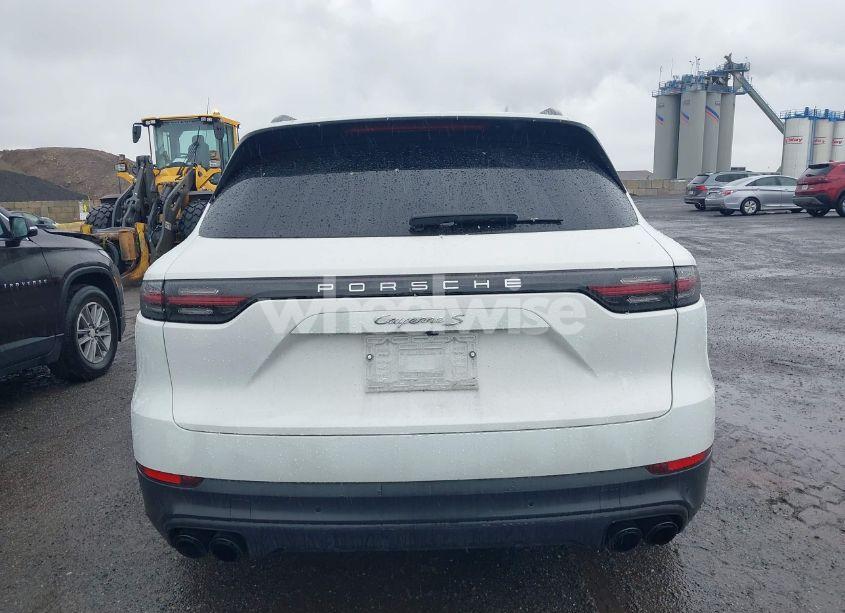 Photo 16 of 2019 Porsche Cayenne S (VIN WP1AB2AY2KDA64548)