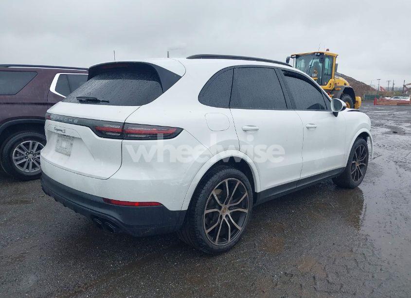 Photo 4 of 2019 Porsche Cayenne S (VIN WP1AB2AY2KDA64548)