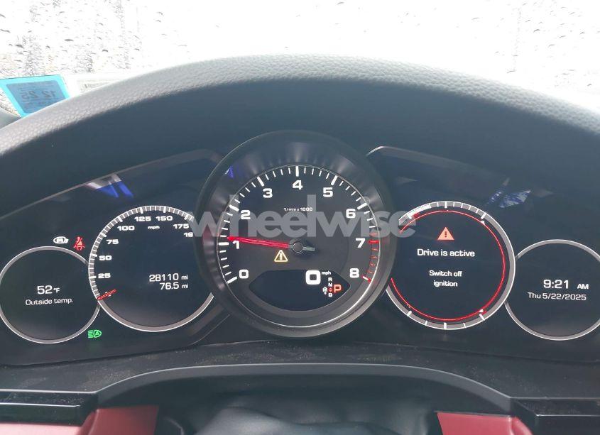 Photo 7 of 2019 Porsche Cayenne S (VIN WP1AB2AY2KDA64548)