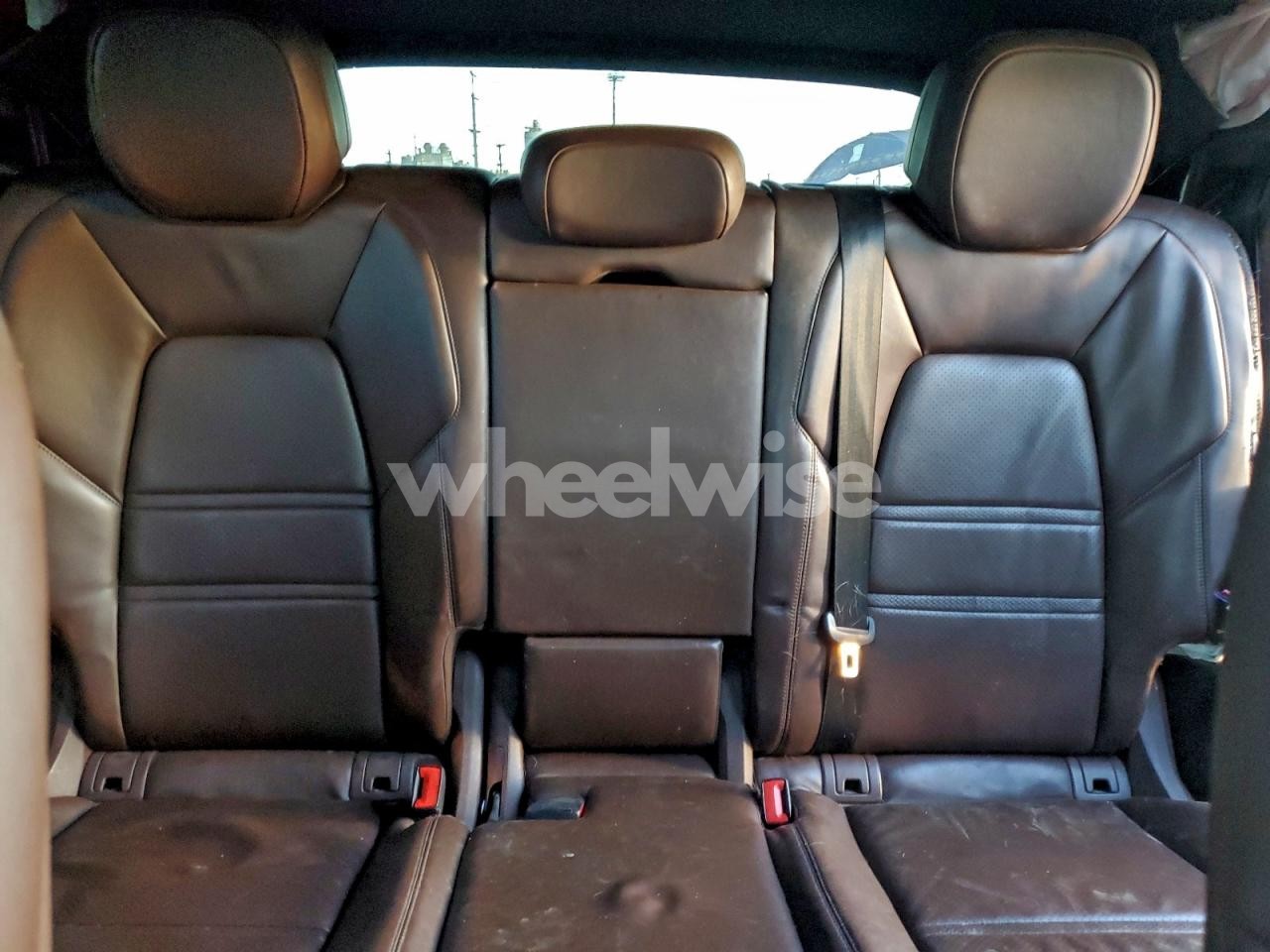 Photo 10 of 2019 PORSCHE CAYENNE S (VIN WP1AB2AY5KDA62065)