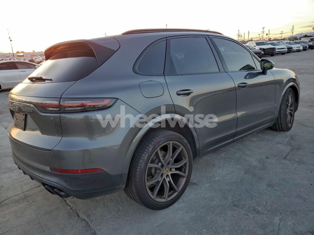 Photo 3 of 2019 PORSCHE CAYENNE S (VIN WP1AB2AY5KDA62065)