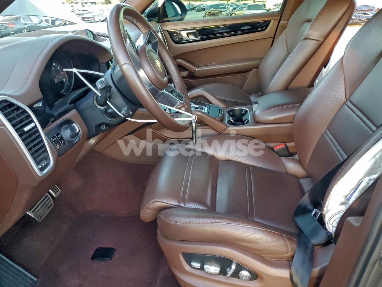 Photo 7 of 2019 PORSCHE CAYENNE S (VIN WP1AB2AY5KDA62065)