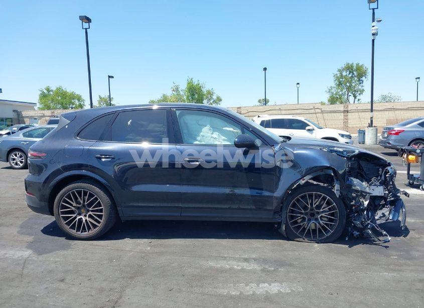 Photo 14 of 2019 Porsche Cayenne S (VIN WP1AB2AY9KDA64014)
