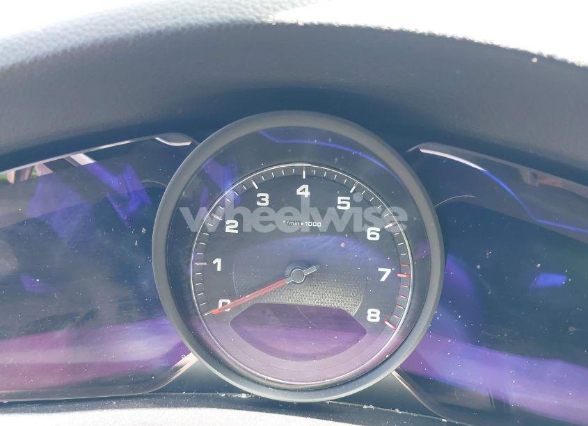 Photo 16 of 2019 Porsche Cayenne S (VIN WP1AB2AY9KDA64014)