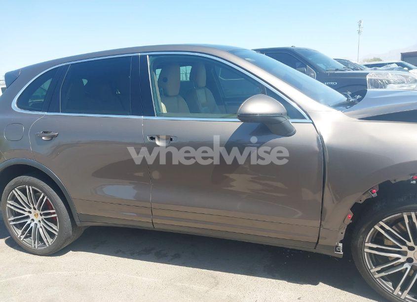 Photo 14 of 2015 Porsche Cayenne TURBO (VIN WP1AC2A27FLA82984)