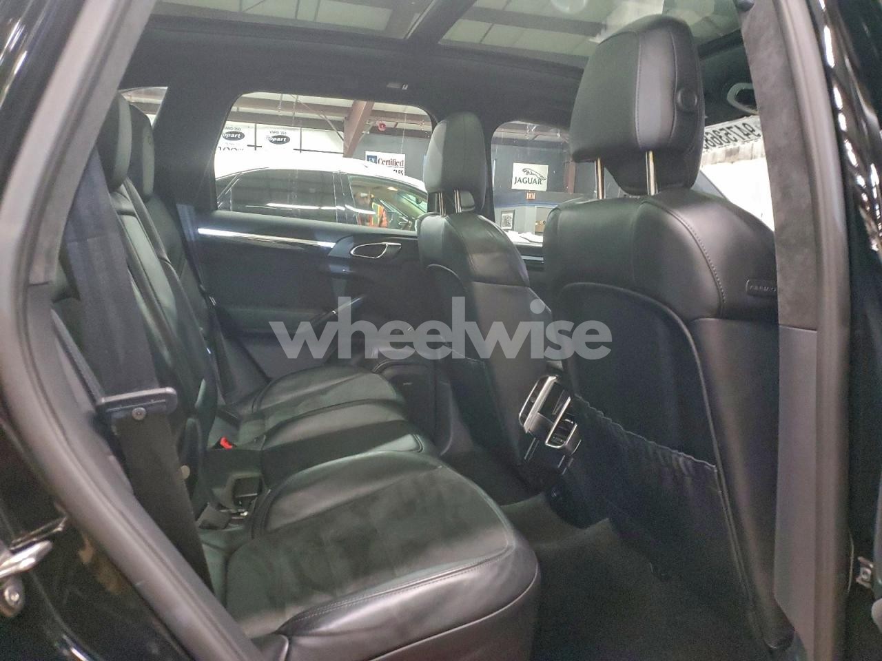 Photo 11 of 2016 PORSCHE CAYENNE GTS (VIN WP1AD2A20GLA76040)