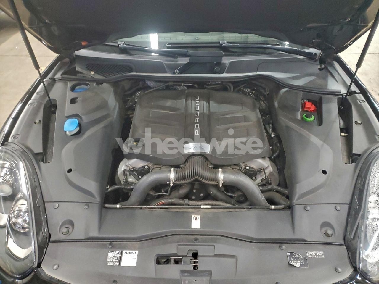 Photo 12 of 2016 PORSCHE CAYENNE GTS (VIN WP1AD2A20GLA76040)