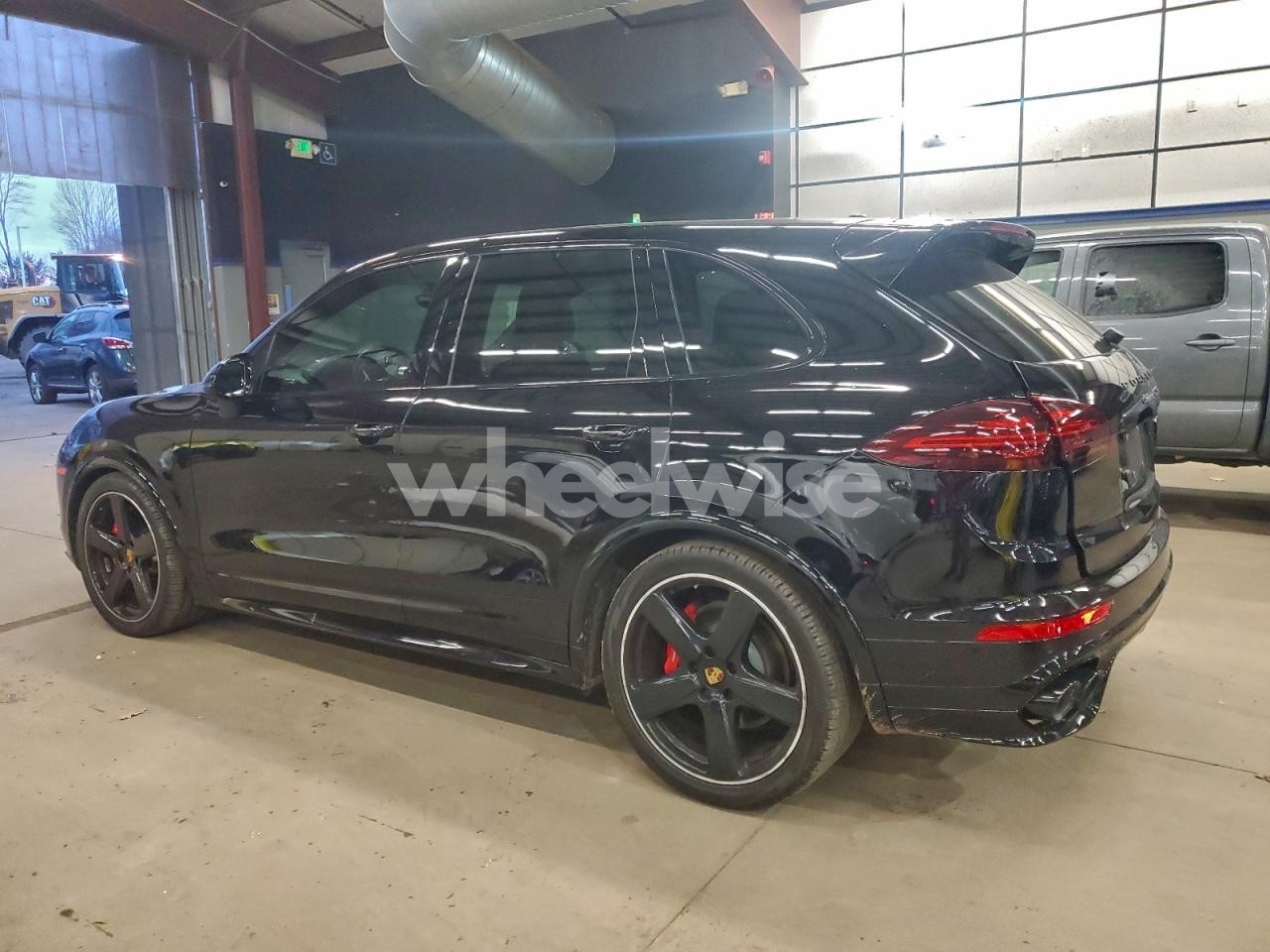 Photo 2 of 2016 PORSCHE CAYENNE GTS (VIN WP1AD2A20GLA76040)