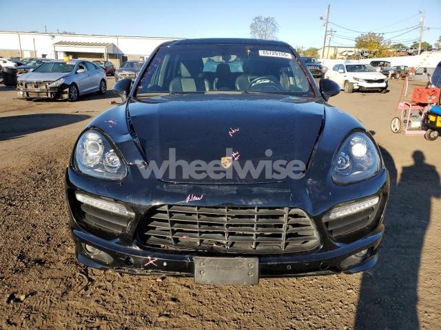 Photo 2 of 2013 PORSCHE CAYENNE GTS N/A (VIN WP1AD2A21DLA79279)