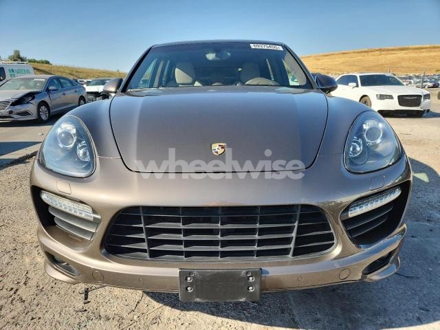 Photo 11 of 2014 PORSCHE CAYENNE GTS N/A (VIN WP1AD2A22ELA72911)