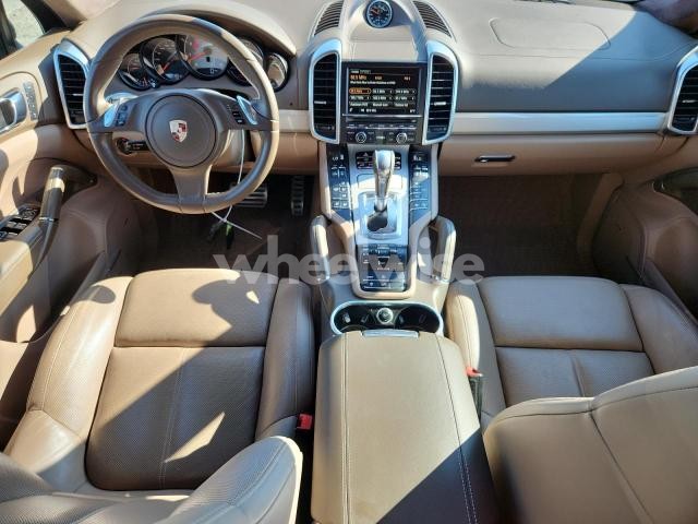 Photo 12 of 2014 PORSCHE CAYENNE GTS N/A (VIN WP1AD2A22ELA72911)