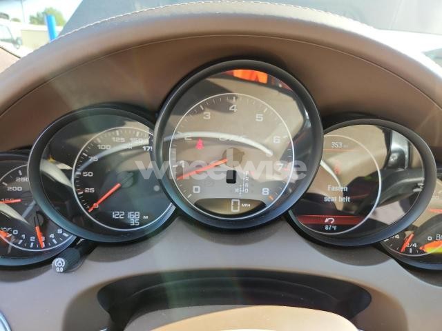 Photo 4 of 2014 PORSCHE CAYENNE GTS N/A (VIN WP1AD2A22ELA72911)