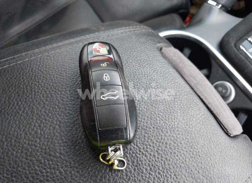 Photo 11 of 2014 Porsche Cayenne GTS (VIN WP1AD2A25ELA71350)