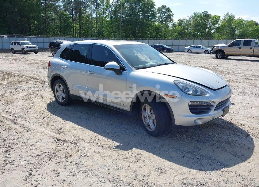 2012 Porsche Cayenne HYBRID S (VIN WP1AE2A20CLA92424) main photo