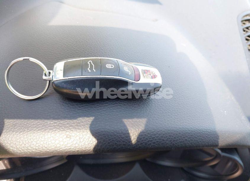 Photo 11 of 2012 Porsche Cayenne HYBRID S (VIN WP1AE2A20CLA92424)