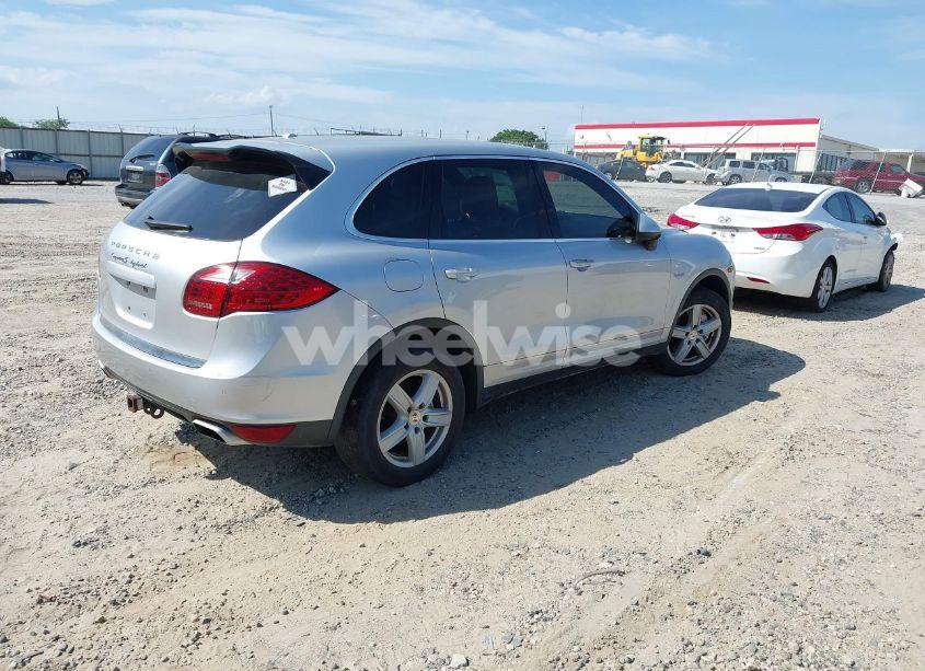 Photo 4 of 2012 Porsche Cayenne HYBRID S (VIN WP1AE2A20CLA92424)