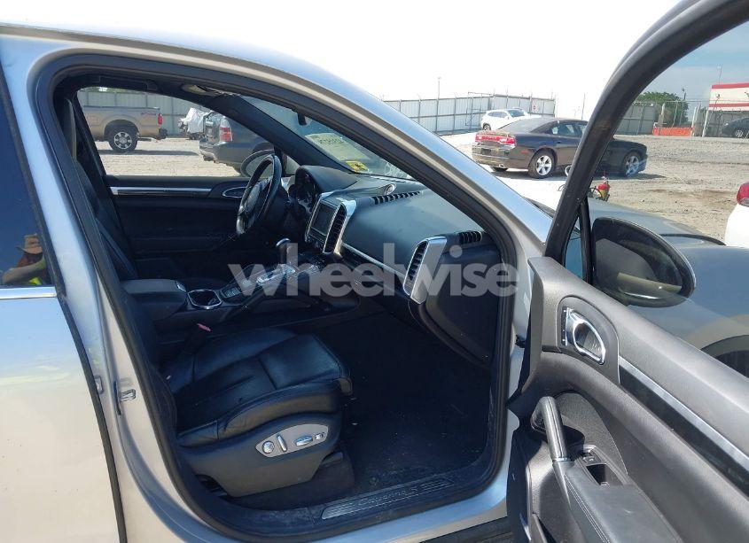 Photo 5 of 2012 Porsche Cayenne HYBRID S (VIN WP1AE2A20CLA92424)