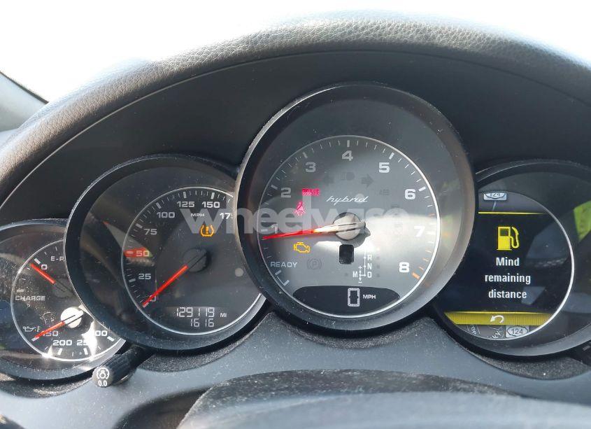 Photo 7 of 2012 Porsche Cayenne HYBRID S (VIN WP1AE2A20CLA92424)