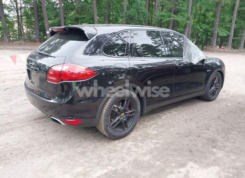 Photo 4 of 2011 Porsche Cayenne HYBRID S (VIN WP1AE2A22BLA93847)