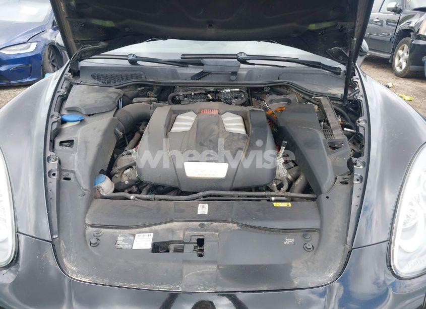 Photo 10 of 2013 Porsche Cayenne HYBRID S (VIN WP1AE2A24DLA16027)