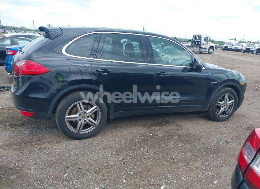 Photo 13 of 2013 Porsche Cayenne HYBRID S (VIN WP1AE2A24DLA16027)