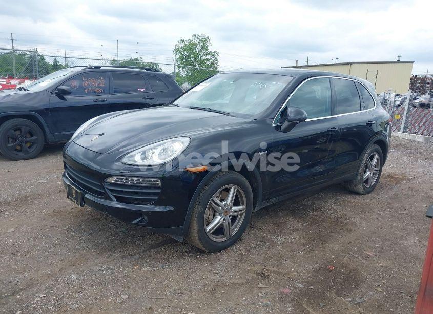 Photo 2 of 2013 Porsche Cayenne HYBRID S (VIN WP1AE2A24DLA16027)