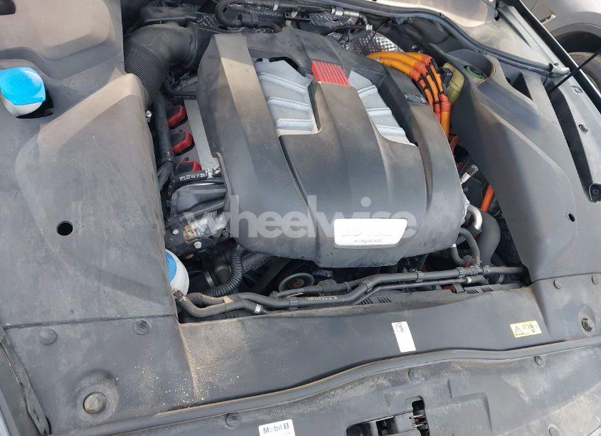 Photo 10 of 2017 Porsche Cayenne E-HYBRID S (VIN WP1AE2A24HLA69574)