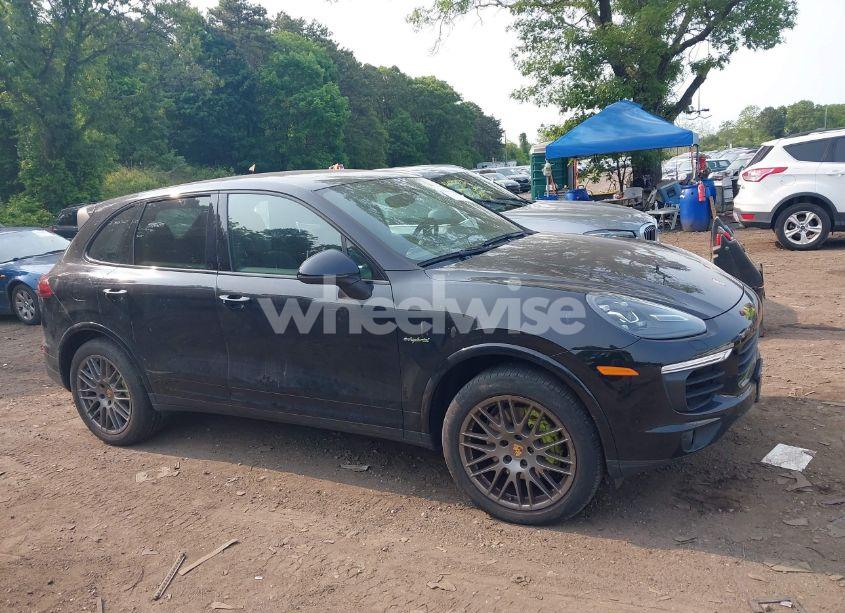 Photo 13 of 2017 Porsche Cayenne E-HYBRID S (VIN WP1AE2A24HLA69574)