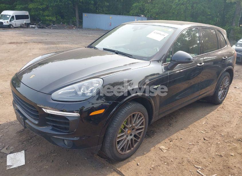 Photo 2 of 2017 Porsche Cayenne E-HYBRID S (VIN WP1AE2A24HLA69574)