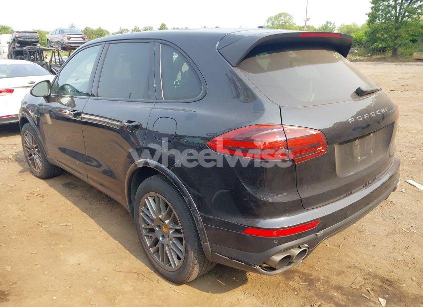 Photo 3 of 2017 Porsche Cayenne E-HYBRID S (VIN WP1AE2A24HLA69574)