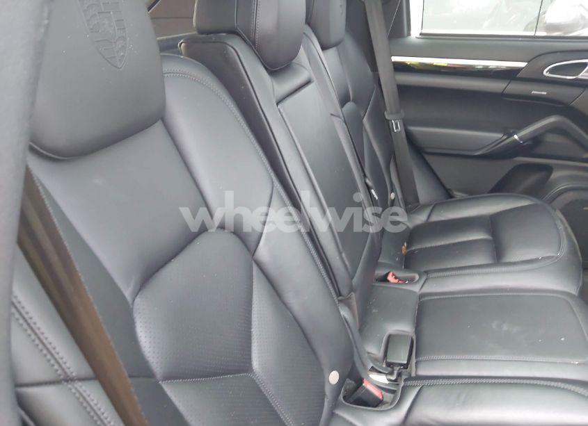 Photo 8 of 2017 Porsche Cayenne E-HYBRID S (VIN WP1AE2A24HLA69574)