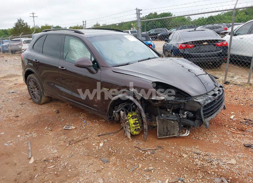 2017 Porsche Cayenne E-HYBRID S PLATINUM EDITION (VIN WP1AE2A24HLA72703) main photo