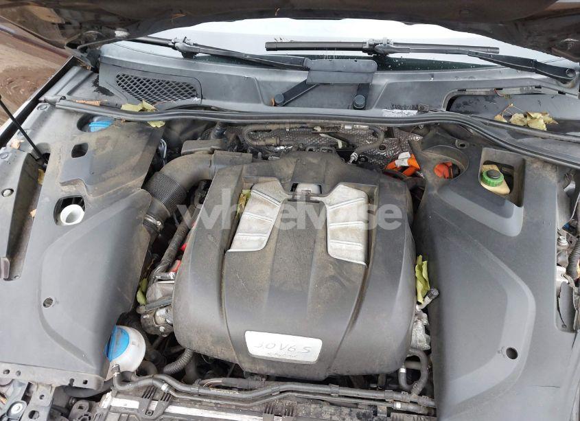 Photo 10 of 2017 Porsche Cayenne E-HYBRID S PLATINUM EDITION (VIN WP1AE2A24HLA72703)