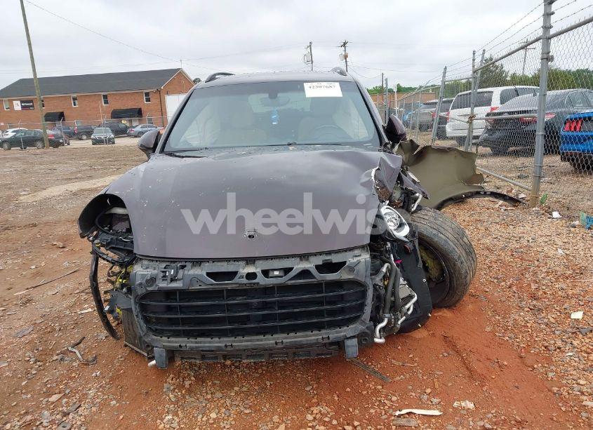 Photo 12 of 2017 Porsche Cayenne E-HYBRID S PLATINUM EDITION (VIN WP1AE2A24HLA72703)