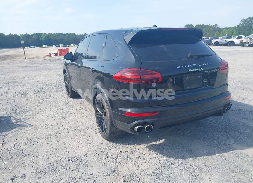 Photo 3 of 2016 Porsche Cayenne E-HYBRID S (VIN WP1AE2A27GLA59572)