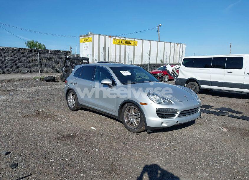 2013 Porsche Cayenne HYBRID S (VIN WP1AE2A29DLA15374) main photo