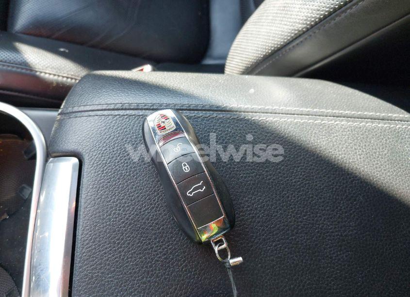 Photo 11 of 2013 Porsche Cayenne HYBRID S (VIN WP1AE2A29DLA15374)