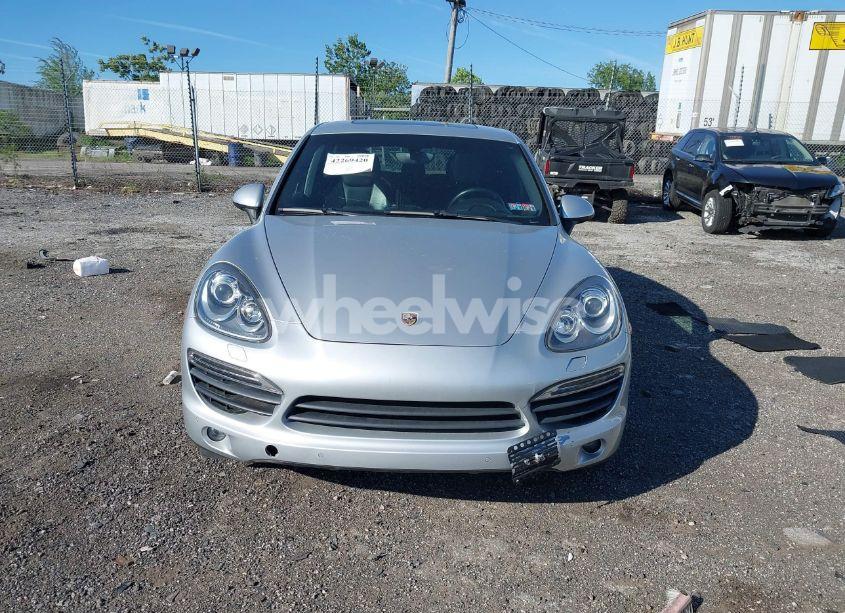 Photo 12 of 2013 Porsche Cayenne HYBRID S (VIN WP1AE2A29DLA15374)