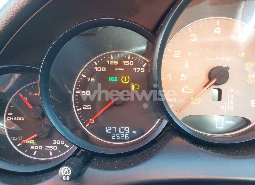 Photo 15 of 2013 Porsche Cayenne HYBRID S (VIN WP1AE2A29DLA15374)