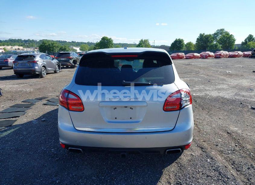 Photo 16 of 2013 Porsche Cayenne HYBRID S (VIN WP1AE2A29DLA15374)