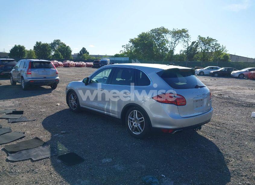 Photo 3 of 2013 Porsche Cayenne HYBRID S (VIN WP1AE2A29DLA15374)