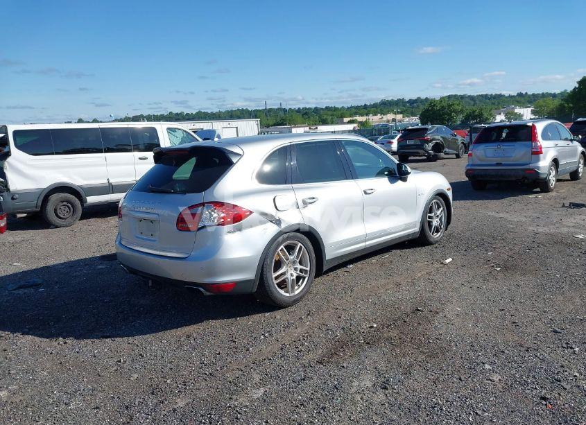 Photo 4 of 2013 Porsche Cayenne HYBRID S (VIN WP1AE2A29DLA15374)