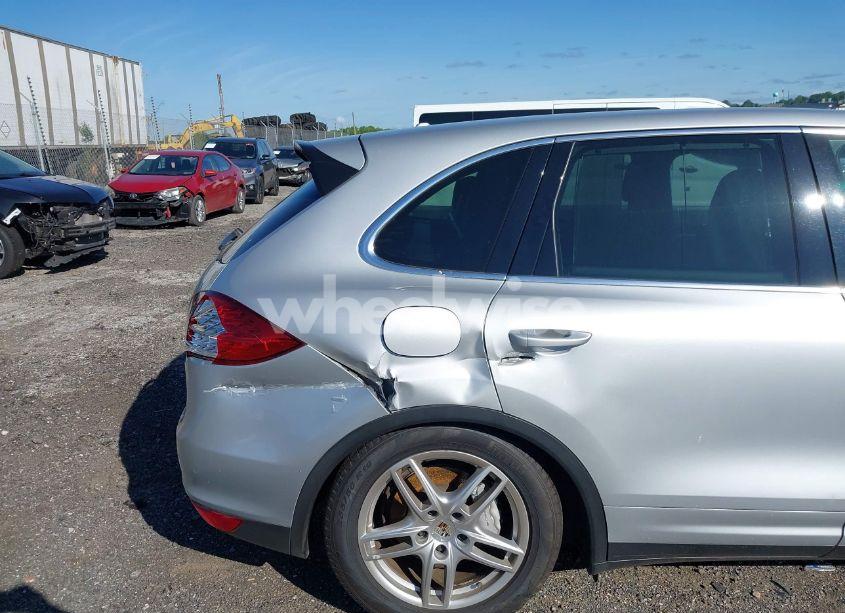 Photo 6 of 2013 Porsche Cayenne HYBRID S (VIN WP1AE2A29DLA15374)