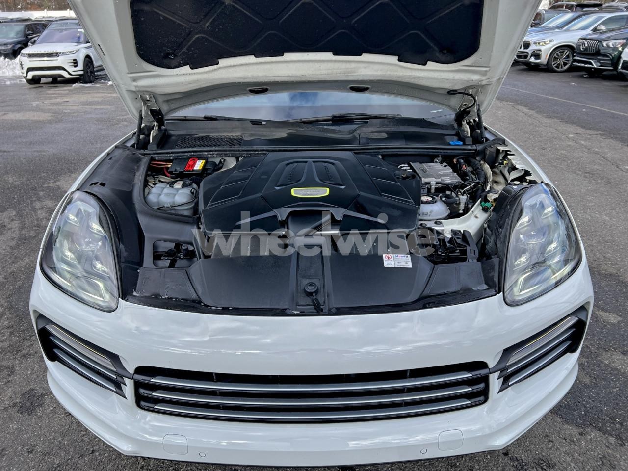 Photo 8 of 2019 PORSCHE CAYENNE SE HYBRID (VIN WP1AE2AY2KDA51063)