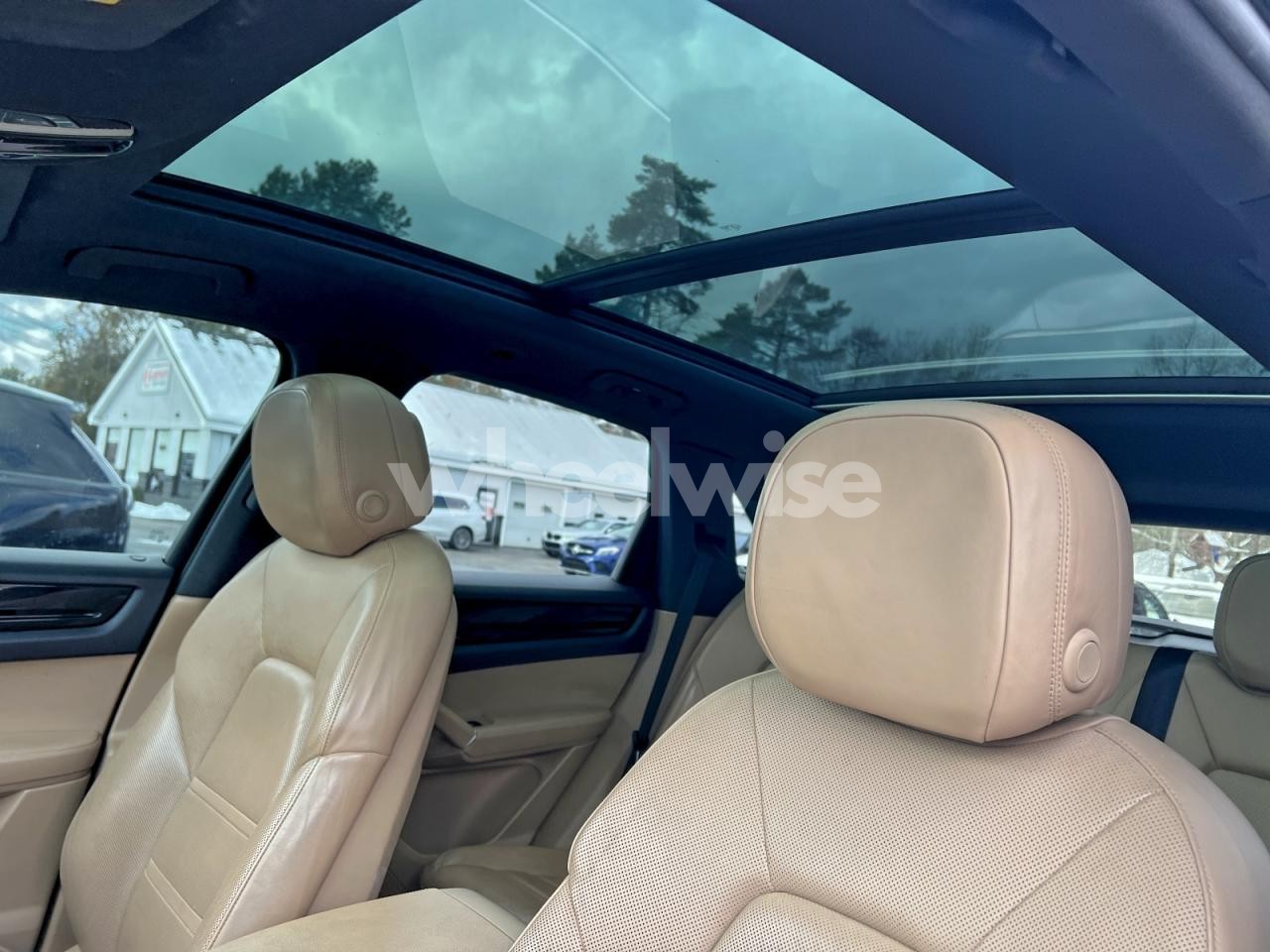 Photo 9 of 2019 PORSCHE CAYENNE SE HYBRID (VIN WP1AE2AY2KDA51063)